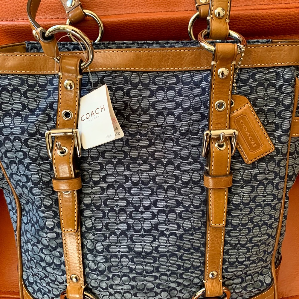 Coach New w/tag Purse with silver hardware 10X13 - Picture 6 of 6